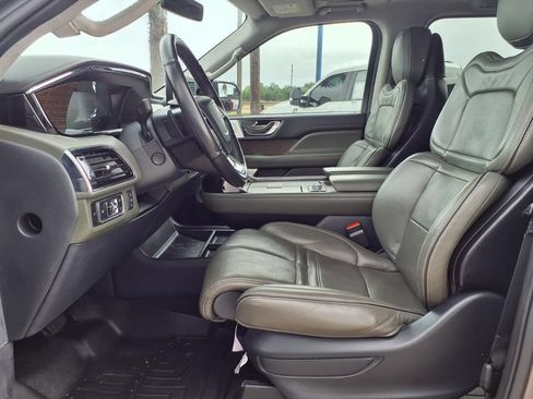 Used 2024 Lincoln Navigator L Black Label AWD/4WD image 10