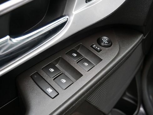 Used 2016 Chevrolet Equinox LTZ w/ Enhanced Convenience Package image 16