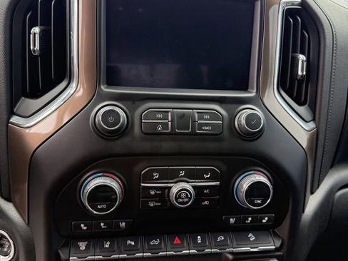 Used 2023 Chevrolet Silverado 2500 High Country w/ Safety Package II image 11