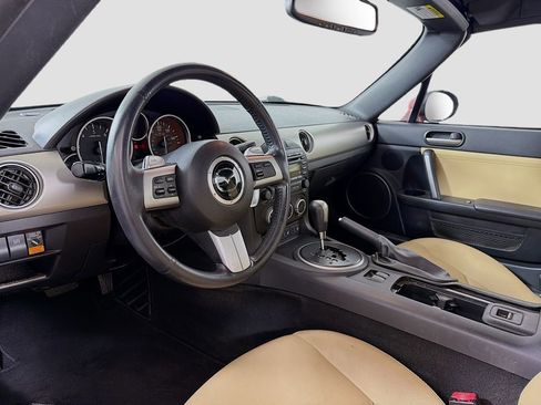 Used 2011 MAZDA MX-5 Miata Grand Touring w/ Premium Pkg RWD image 18