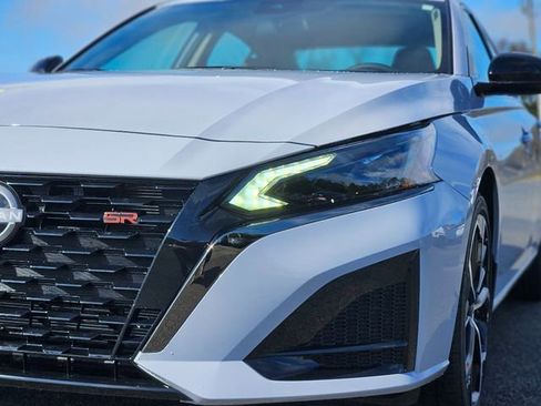 New 2025 Nissan Altima 2.5 SR image 9