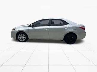 Used 2016 Toyota Corolla LE FWD video 4