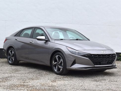 Used 2023 Hyundai Elantra SEL w/ Convenience Package FWD image 1