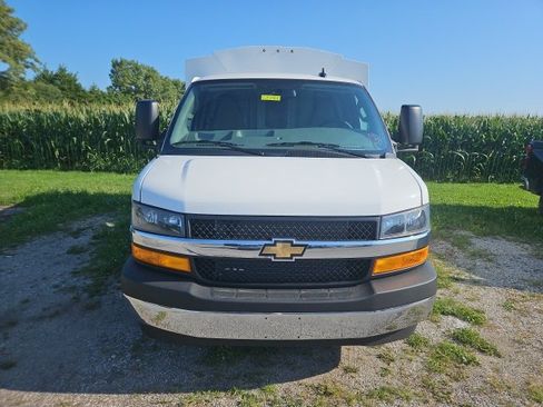 New 2025 Chevrolet Express 3500 Work Van w/ Power Convenience Package image 3