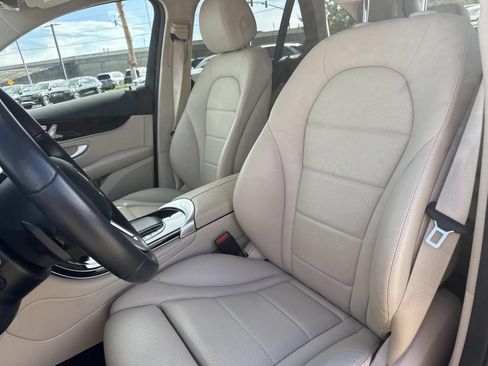 Used 2022 Mercedes-Benz GLC 300 image 15