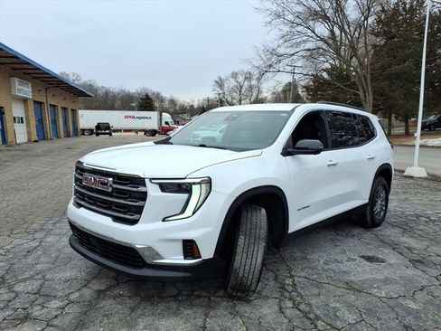 Used 2025 GMC Acadia Elevation image 13