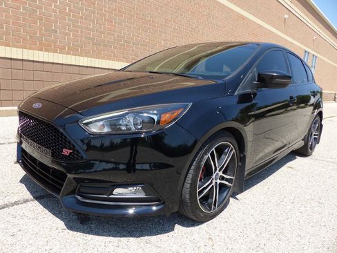 Used 2018 Ford Focus ST FWD image 6