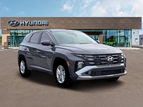 Certified 2026 Hyundai Tucson SE FWD image 12