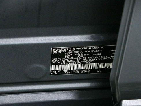 Used 2021 Toyota RAV4 XLE w/ Convenience Package FWD image 33