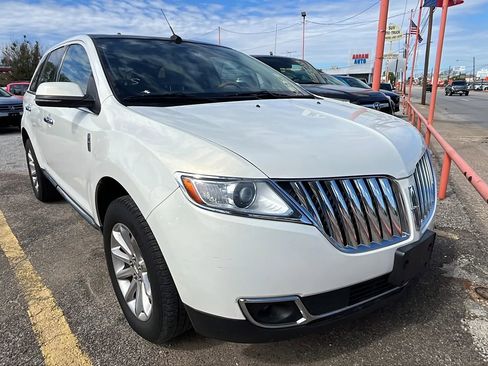 Used 2013 Lincoln MKX AWD image 4