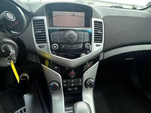 Used 2016 Chevrolet Cruze LT w/ Sun And Sound Package FWD image 22