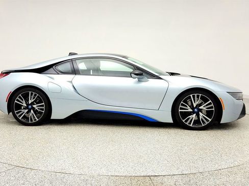 Used 2016 BMW i8 image 4