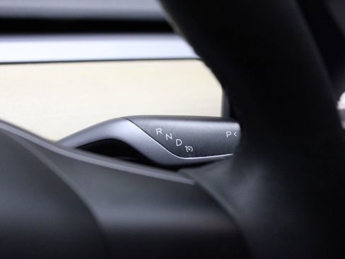 Used 2023 Tesla Model Y Long Range image 18