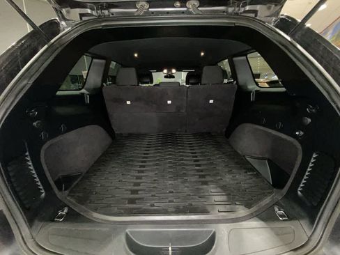 Used 2020 Jeep Grand Cherokee Laredo image 24