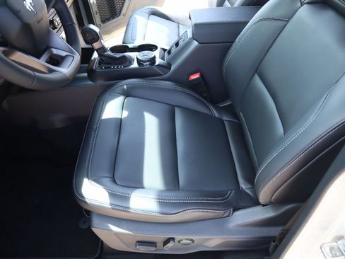 New 2026 Ford Bronco Outer Banks AWD/4WD image 9