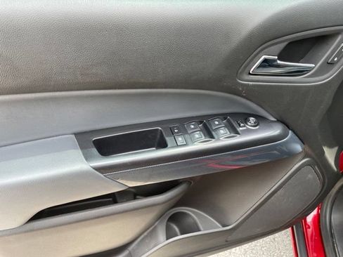 Used 2021 Chevrolet Colorado Z71 AWD/4WD image 23