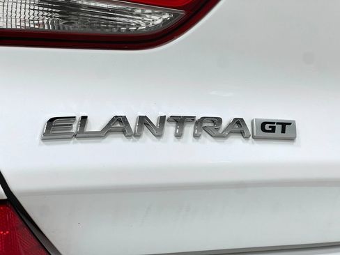 Used 2019 Hyundai Elantra GT FWD image 38