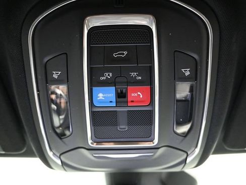 Used 2025 Jeep Grand Cherokee Limited w/ Black Appearance Package AWD/4WD image 50