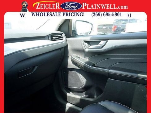 Used 2023 Ford Escape Platinum image 34