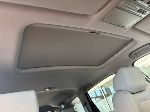 Used 2022 Honda CR-V Touring image 27