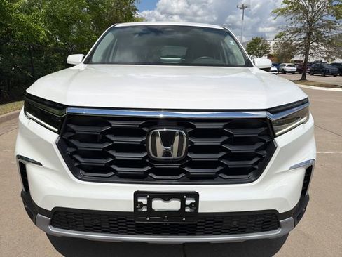 Used 2025 Honda Pilot EX-L image 8