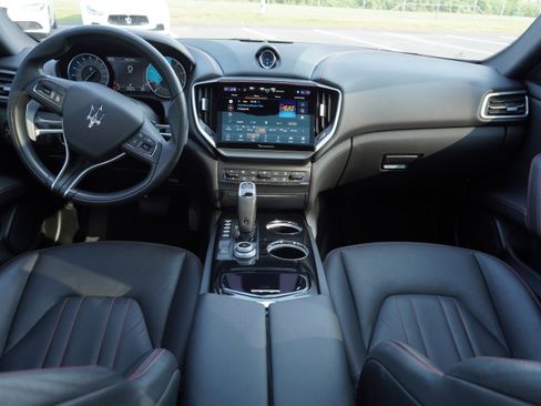 Used 2022 Maserati Ghibli Modena image 2