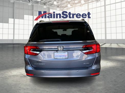 Used 2023 Honda Odyssey Elite image 4