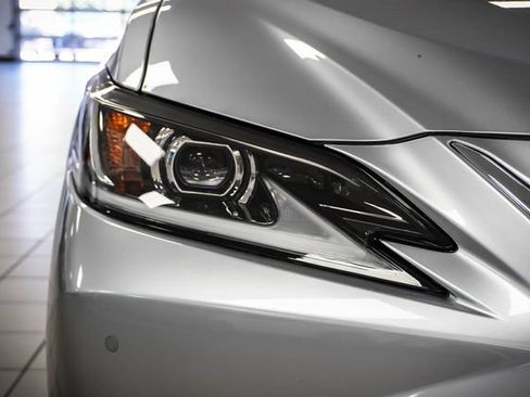 Certified 2025 Lexus ES 350 w/ Premium Package FWD image 29