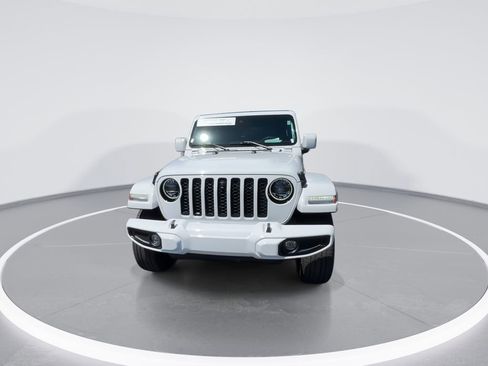 Used 2023 Jeep Wrangler Unlimited Sahara AWD/4WD image 3