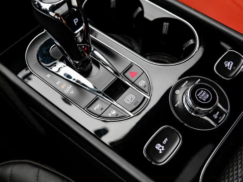 Used 2019 Bentley Bentayga image 60