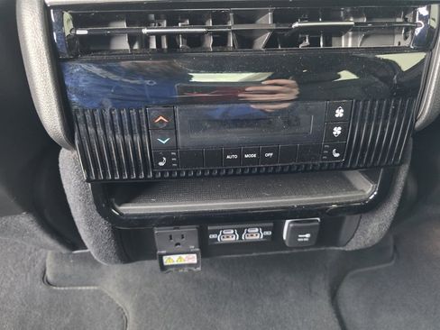 New 2025 Jeep Wagoneer Series III w/ Premium Group I image 41