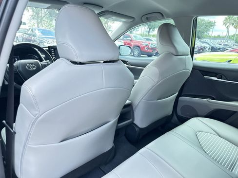 Used 2023 Toyota Camry SE FWD image 16