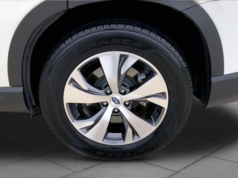 Used 2023 Subaru Ascent Premium w/ Convenience Package AWD/4WD image 11