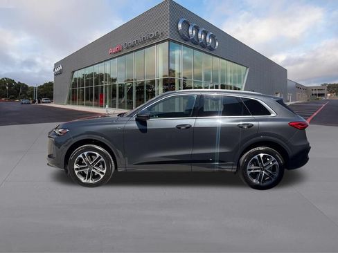 Certified 2025 Audi Q5 Premium w/ Convenience Package AWD/4WD image 8