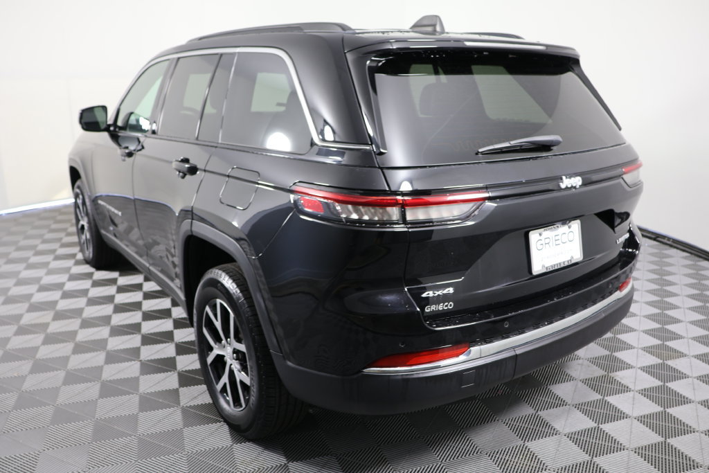 Used 2024 Jeep Grand Cherokee Limited AWD/4WD image 6