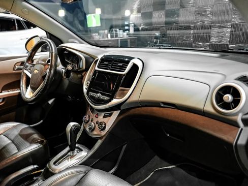 Used 2019 Chevrolet Sonic Premier FWD image 14