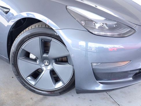 Used 2022 Tesla Model 3 Long Range AWD/4WD image 4
