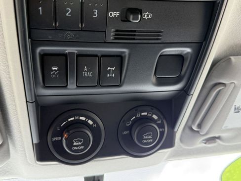Used 2015 Toyota 4Runner TRD Pro AWD/4WD image 23