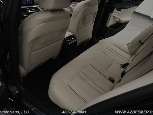 Used 2020 BMW 530i w/ M Sport Package RWD image 25
