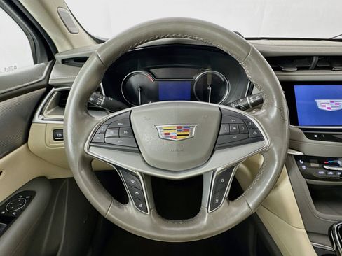 Used 2021 Cadillac XT5 Premium Luxury AWD/4WD image 11
