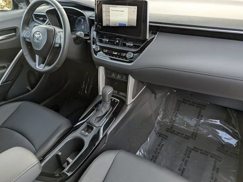 Certified 2025 Toyota Corolla Cross XLE w/ Convenience Package FWD image 34