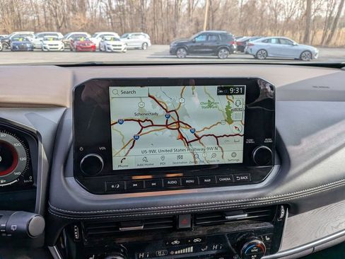 Used 2023 Nissan Rogue Platinum w/ Platinum Premium Package image 12