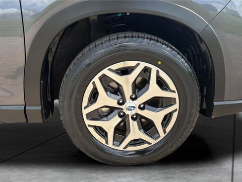 Used 2023 Subaru Forester Premium image 26