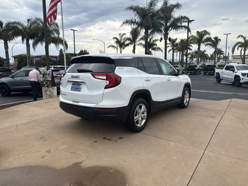 Used 2024 GMC Terrain SLE FWD image 5