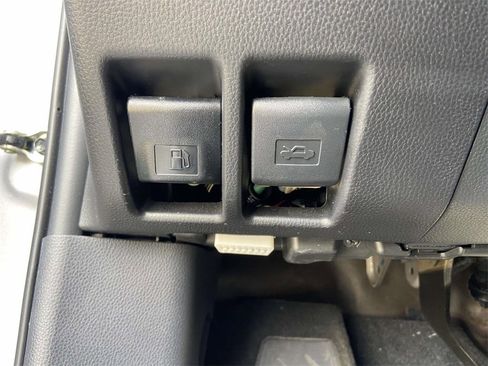 Used 2024 Toyota RAV4 LE image 27