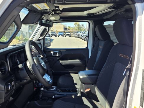 New 2026 Jeep Gladiator Mojave AWD/4WD image 12