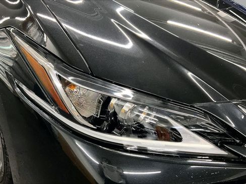 Used 2025 Lexus ES 300h w/ Premium Package FWD image 28