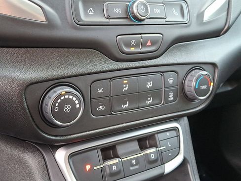Certified 2024 GMC Terrain SLE FWD image 17