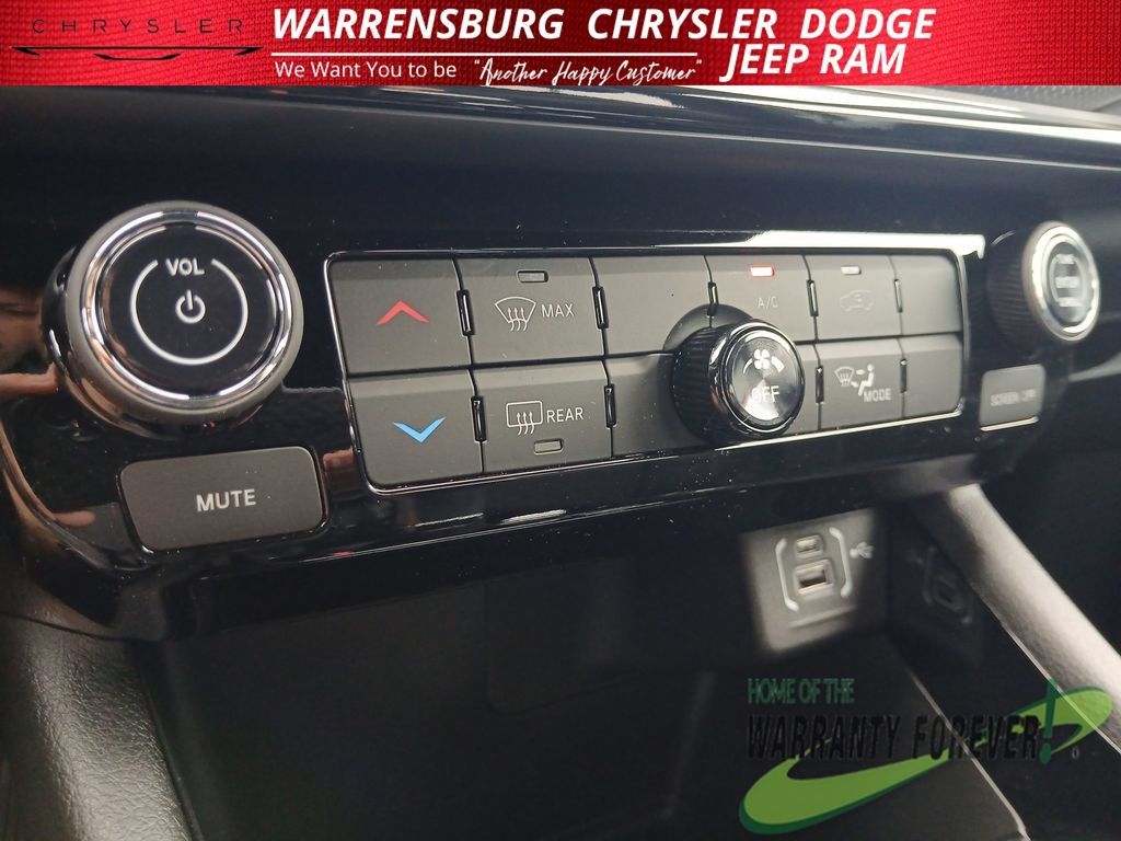 New 2026 Jeep Compass Latitude AWD/4WD image 28