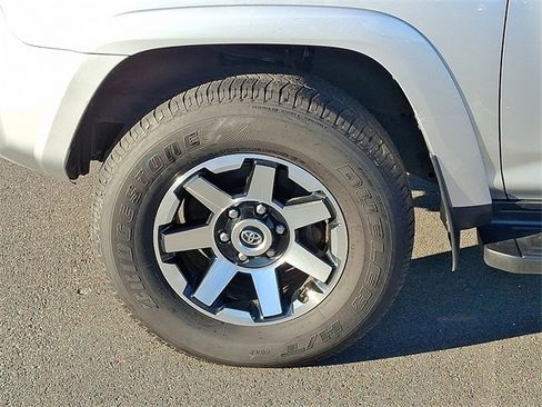 Used 2024 Toyota 4Runner TRD Off-Road image 29